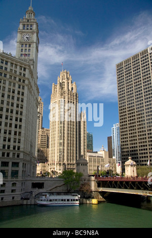 Chicago River und Michigan Avenue Bridge in der Innenstadt von Chicago Illinois USA Stockfoto