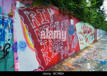 Hommage an Michael Jackson nach seinem Tod entlang Gainesville Florida Graffiti Wall Stockfoto