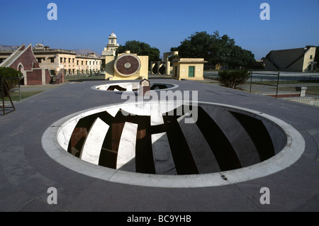 Astrologische Messgeräte in JAIPUR Observatorium Jantar Mantar Baujahr 1728 RAJASTHAN Indien Stockfoto