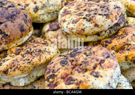 Bio getrockneten Tomaten im Brötchen Stockfoto