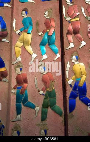 Schöne Wanddetails der Roten Kapelle im Wat Xiang Thong Luang Prabang Laos Stockfoto