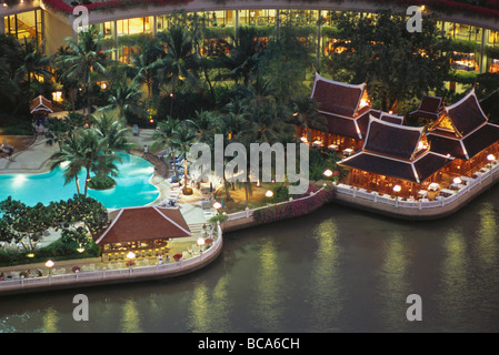 Hotel Resort bei Nacht, Hotel Shangri-La, Urlaub, Bangkok, Thailand Stockfoto