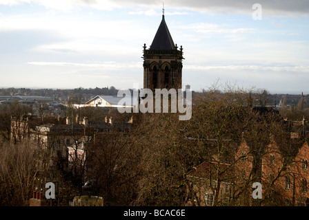 Ein Blick über die Dächer von York aus dem Turm des York Minster, St Wilfrids katholische Kirche Duncombe vorhanden Stockfoto