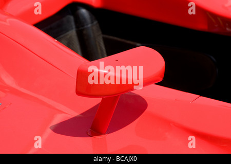 Außenspiegel von Formel 1 Ferrari-Rennwagen Stockfoto