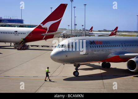 Flugzeuge auf Asphalt Stockfoto