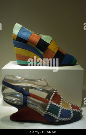 Ausstellung von Ferragamo Schuhe. 1995 eröffnet, die Salvatore Ferragamo Museums wurde entwickelt, um der Öffentlichkeit die Geschichte der Marke zu zeigen Stockfoto