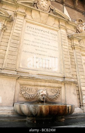 Wasser-Brunnen Vecchia alte Brunnen entworfen von Tommaso Laureti via Dell Indipendenza Bologna Italien Stockfoto