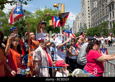 Jährliche Puerto Rican Day Parade auf der 5th Avenue Stockfoto