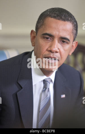 Präsident Barack Obama trifft sich mit Präsident Álvaro Uribe Velez von Columbia im Oval Office des weißen Hauses. Stockfoto