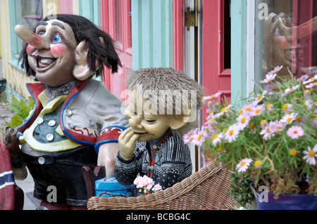 Norwegian Trolls (nordische Folklore) Outside Shop, Øvre Holmegate, Stavanger, Rogaland, Norwegen Stockfoto