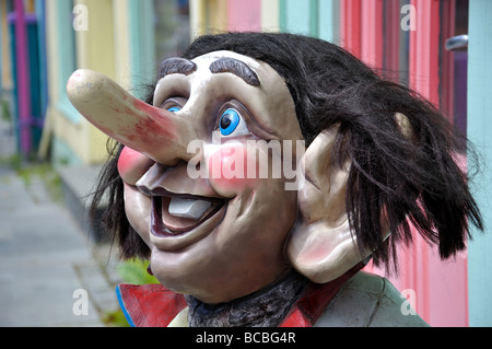 Norwegian Troll (Nordische Folklore) Outside Shop, Øvre Holmegate, Stavanger, Rogaland, Norwegen Stockfoto