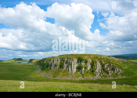 Schälen Sie Klippen, Stahl-Rigg, Hadrianswall, Northumberland, England UK Stockfoto