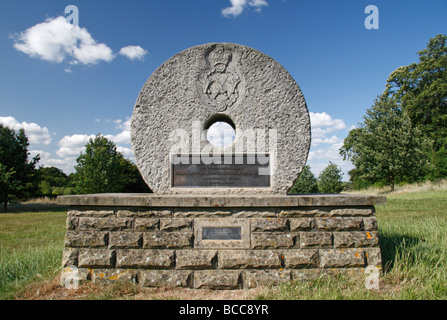 Der Mühlstein-Denkmal am Queen Annes Fahrt im Windsor Great Park, Berkshire, England. Stockfoto