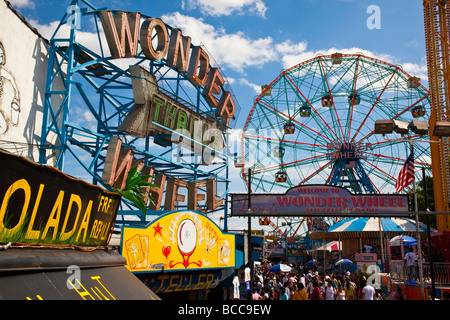 Wonder Wheel Riesenrad in Coney Island in New York Stockfoto