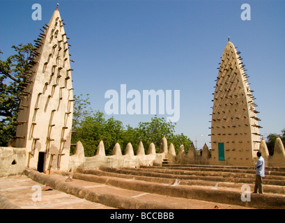 Burkina Faso. Sahel. Große Moschee von Bobo-Dioulasso. Sudanesischen Baustil erbaute Adobe. Stockfoto