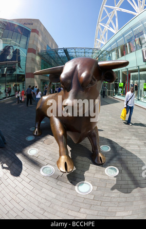 Stier Bronze Statue in der Stierkampfarena Birmingham West Midlands England UK Vereinigtes Königreich GB Großbritannien Britische Inseln Europa Stockfoto