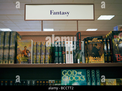 Fantasy-Bücher in den Regalen, Kapitel Bookstore, Coquitlam, BC, Kanada Stockfoto