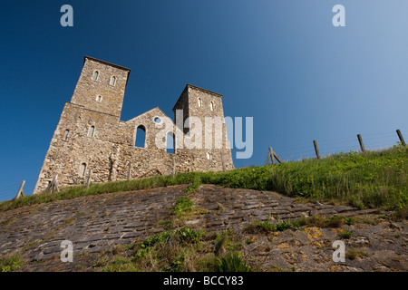 Reculver Burgtürme und römische Festung in Süd-Ost-Kent. Stockfoto