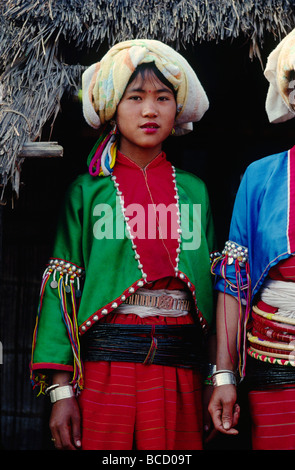 Young PALONG Frau in traditioneller Kleidung BIRMANISCHEN Stamm im Norden Thailands Stockfoto