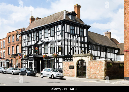 Das Tudor House Hotel, High Street, Tewkesbury, Gloucestershire. Dieses Gebäude war das Elternhaus von Autor John Moore. Stockfoto