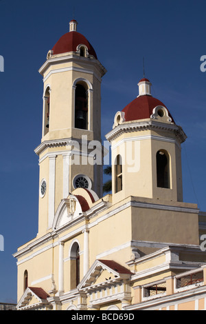 Catedral De La Purísima Concepción im Parque Jose Marti in Cienfuegos, Kuba, Westindische Inseln, Karibik, Mittelamerika Stockfoto