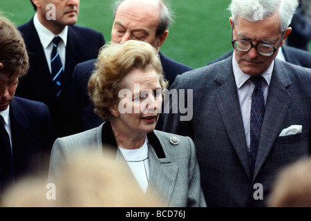 Premierministerin Margaret Thatcher besucht das Hillsborough Fußballstadion nach der Fußball-Katastrophe am 15. April 1989, Stockfoto