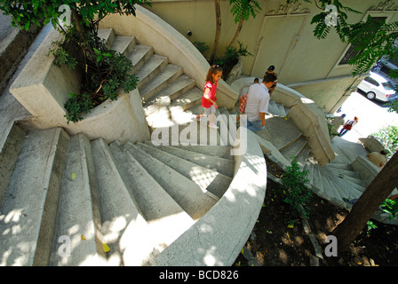 ISTANBUL, TÜRKEI. Die Kamondo Treppe in Karakoy Bezirk von Beyoglu. 2009. Stockfoto