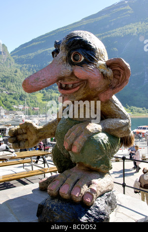 Holztroll (nordische Folklore) Außenshop, Geiranger, Geiranger Fjord, More Og Romsdal, Norwegen Stockfoto