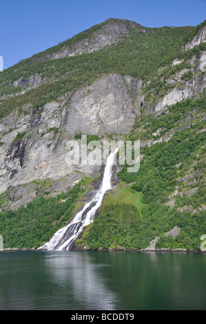 Kleine Waterffall, Geiranger Fjord, mehr Og Romsdal, Norwegen Stockfoto