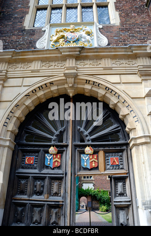 Eingang des Abtes Krankenhaus Armenhaus in Guildford Surrey England UK Stockfoto