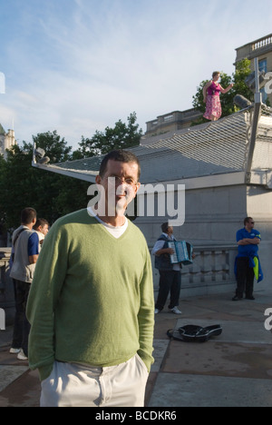 Antony Gormley Gormleys Vierte 4. Sockel lebendige Skulptur Ausstellung London UK 2009 HOMER SYKES Stockfoto