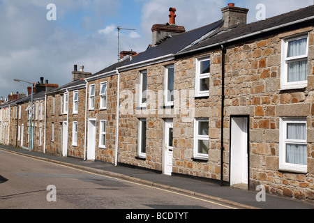 Eine Zeile Reihenhaus der alten Hütten in Union Street, Camborne, Cornwall UK. Stockfoto