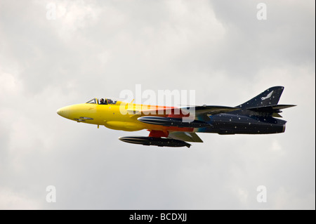 Die zivile registrierte Hawker Hunter Mk58A Jet Kampfflugzeug "Miss Demeanour" führt eine offene Cockpit-Überflug. Stockfoto