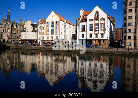 Der Uferbereich des Leith neben dem Fluss, Hafen von Leith, Edinburgh, Schottland. Stockfoto