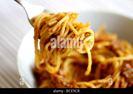 Schüssel mit authentischen traditionellen italienischen Spaghetti Bolognese serviert in einer Schüssel mit Keine Personen Stockfoto