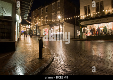 Kapelle Platz, Royal Tunbridge Wells, Kent, in der Nacht Stockfoto