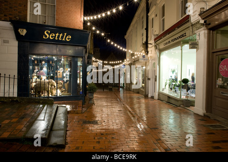 Kapelle Platz, Royal Tunbridge Wells, Kent, in der Nacht Stockfoto