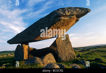 Irland, Co. Donegal. Kilclooney Dolmen (Wedge Tomb), Ardara, Co. Donegal, Irland. Stockfoto