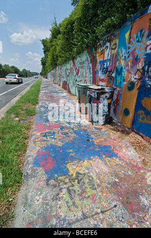 "Graffiti Wall" Stadt sanktioniert Gegend des Selbstausdrucks, Gainesville Florida Stockfoto