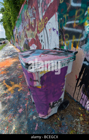 "Graffiti Wall" Stadt sanktioniert Gegend des Selbstausdrucks, Gainesville Florida Stockfoto