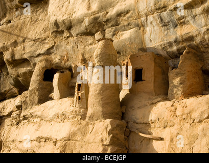 Mali. Sahel. Dogon-Land. Dorf von Ende. Traditionelle Architektur. Felsen von Bandiagara. UNESCO-Weltkulturerbe. Stockfoto