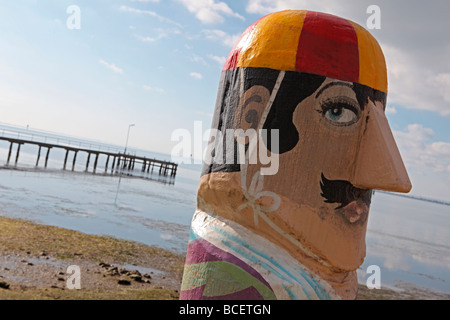 Dekorative lackiert Poller auf der Geelong Waterfront, Australien Stockfoto