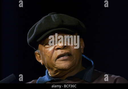 South African jazz-Legende Hugh Masekela diskutieren, seine Musik und sein Leben Hay Festival 2009 Stockfoto