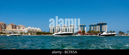 Sun Seeker Yachten ankern auf dem Mar Menor (Binnenmeer) la Manga Region Murcia, Spanien Stockfoto