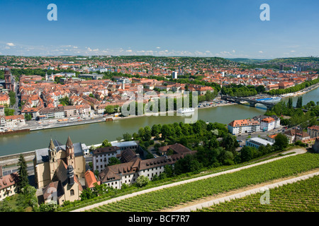 Deutschland, Bayern / Bayern, Würzburg, Blick von Festung Marienberg Festung mit Kirche St. Burkard Stockfoto