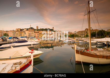 Frankreich, Provence-Alpes-Cote d ' Azur, Cannes, alte Stadt Le Suquet, Vieux Port (Alter Hafen) Stockfoto