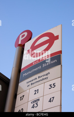 Bus Stop-Schild, London, England Stockfoto