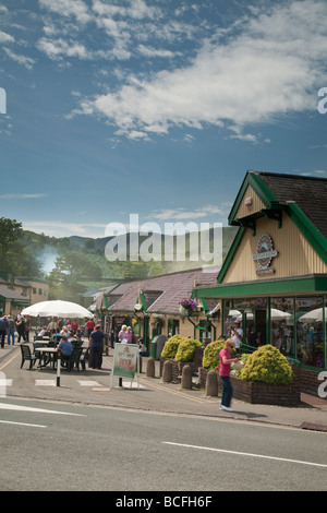 Snowdon Mountain Railway Station in Llanberis an einem warmen und sonnigen Sommertag Snowdonia Uk Stockfoto