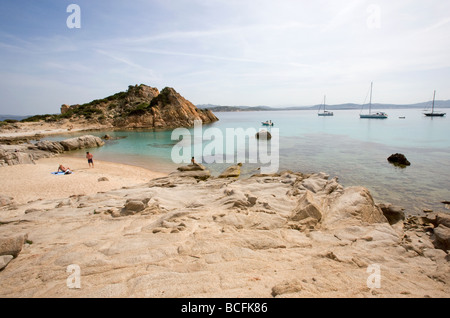 Einem einsamen Strand auf der Insel Spargi, La Maddalena-Archipel, Sardinien. Stockfoto