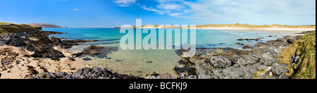 Der herrliche Sandstrand und die Bucht von Balnakeil, Durness, Sutherland in Schottland mit Blick auf Faraid Kopf & Cape Wrath Panorama Stockfoto